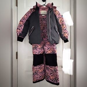 Snowsuit size 5 Deux par deux Leopard Printed Two Piece Snowsuit for kids